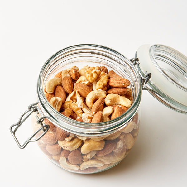 QBB ミックス ナッツ缶 1kg