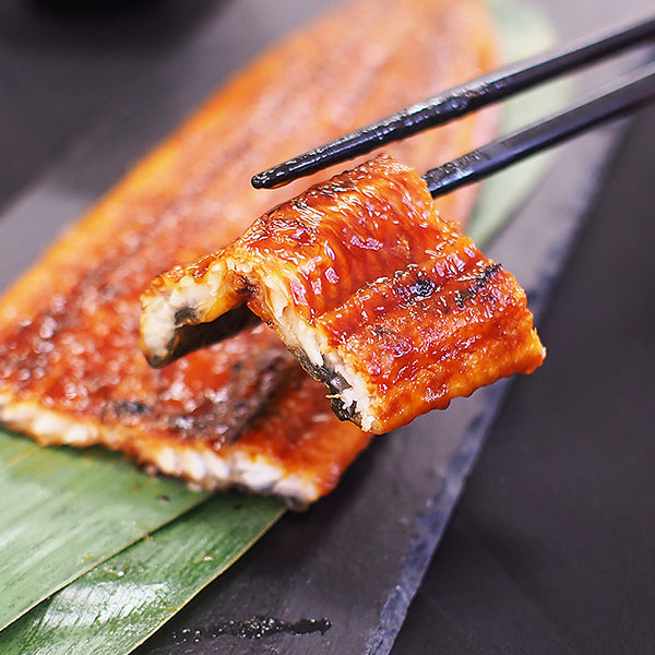 うなぎ 蒲焼き 3尾入 ( 50尾サイズ / 真空パック / ウナギ / 蒲焼き / 鰻 / 無頭背開 / 1尾あたり約1,593円 )